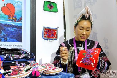 文化薪火传彝乡 石林九人荣膺省级非遗传承人